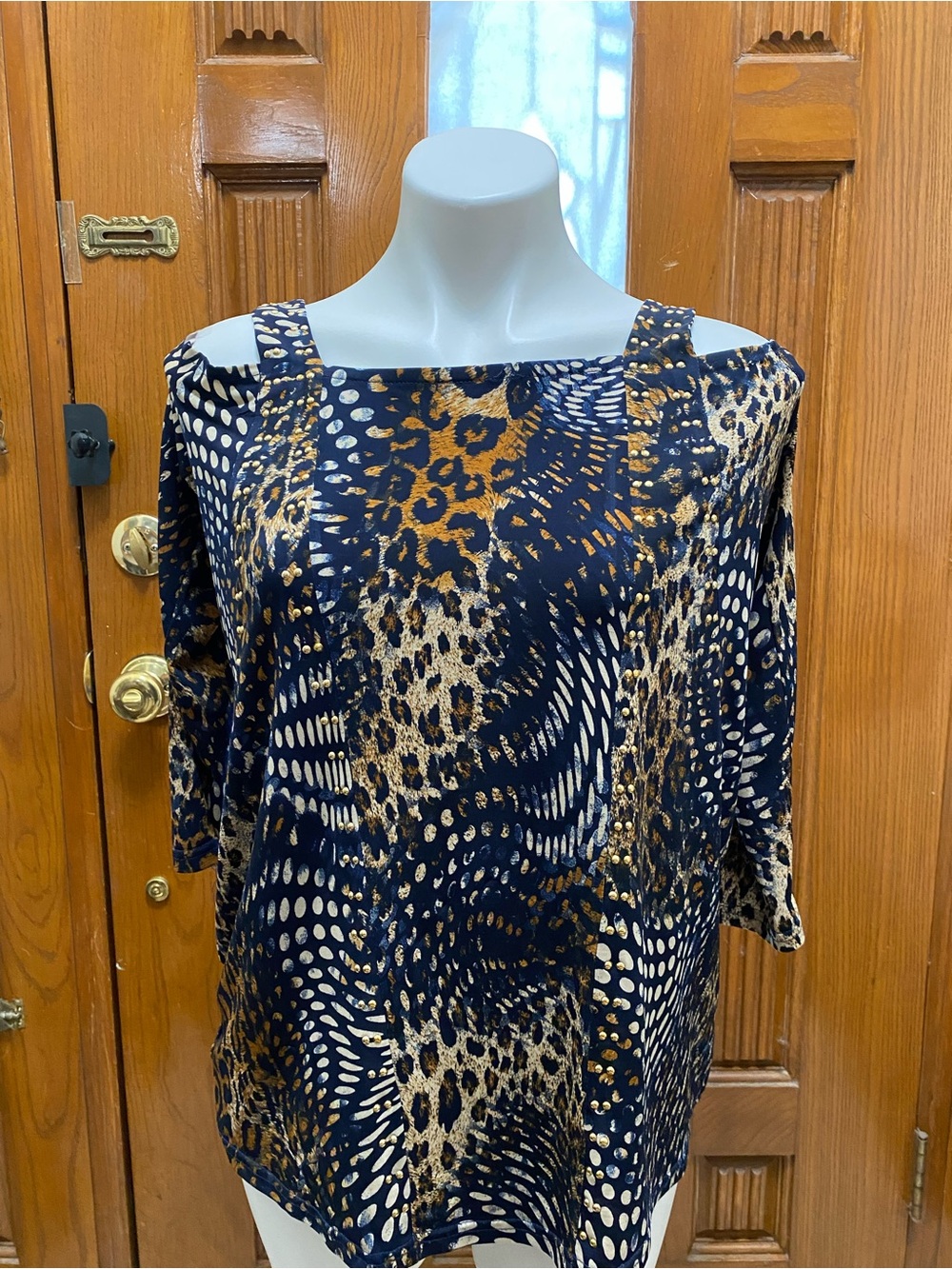 Women's Black & Brown Animal-Print Cold-Shoulder Tunic